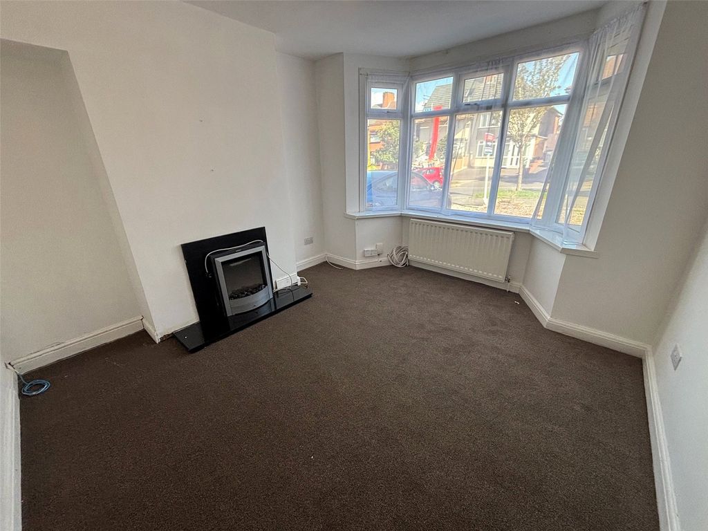 Property photo 2 of 17 Picture No. 09