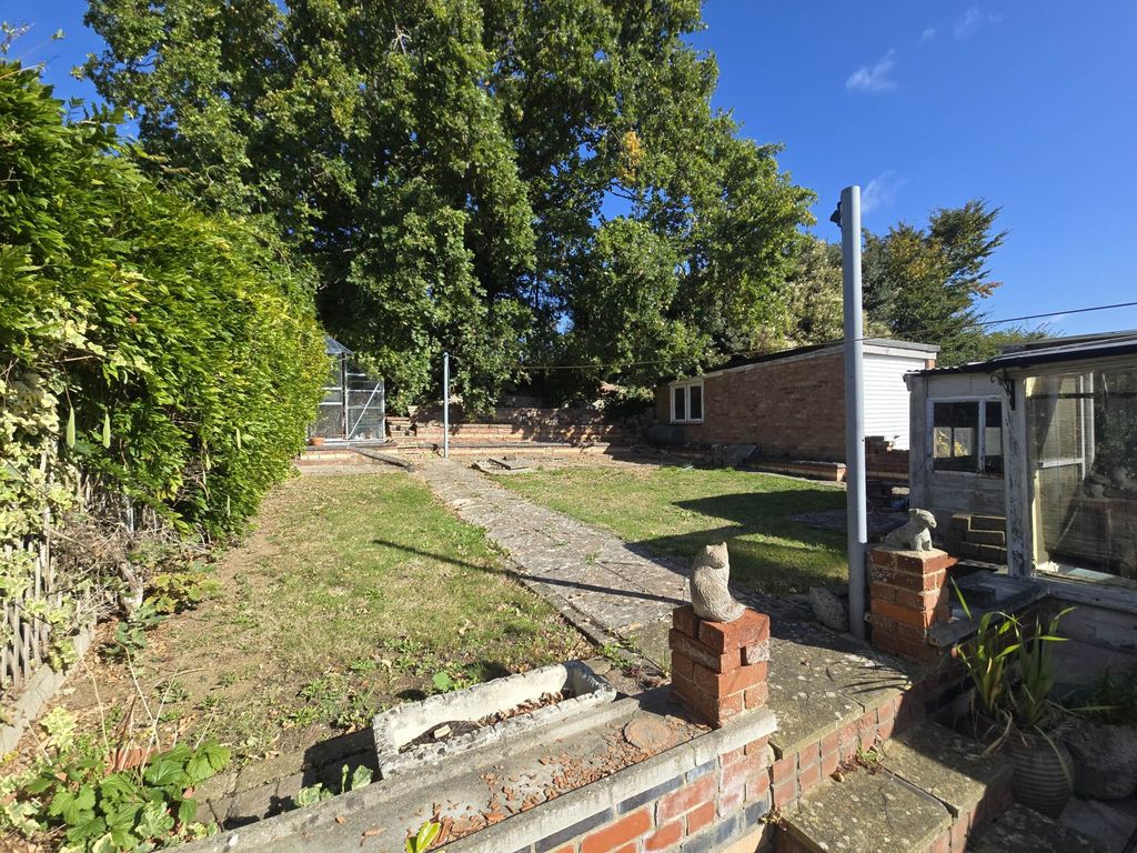 Property photo 2 of 11