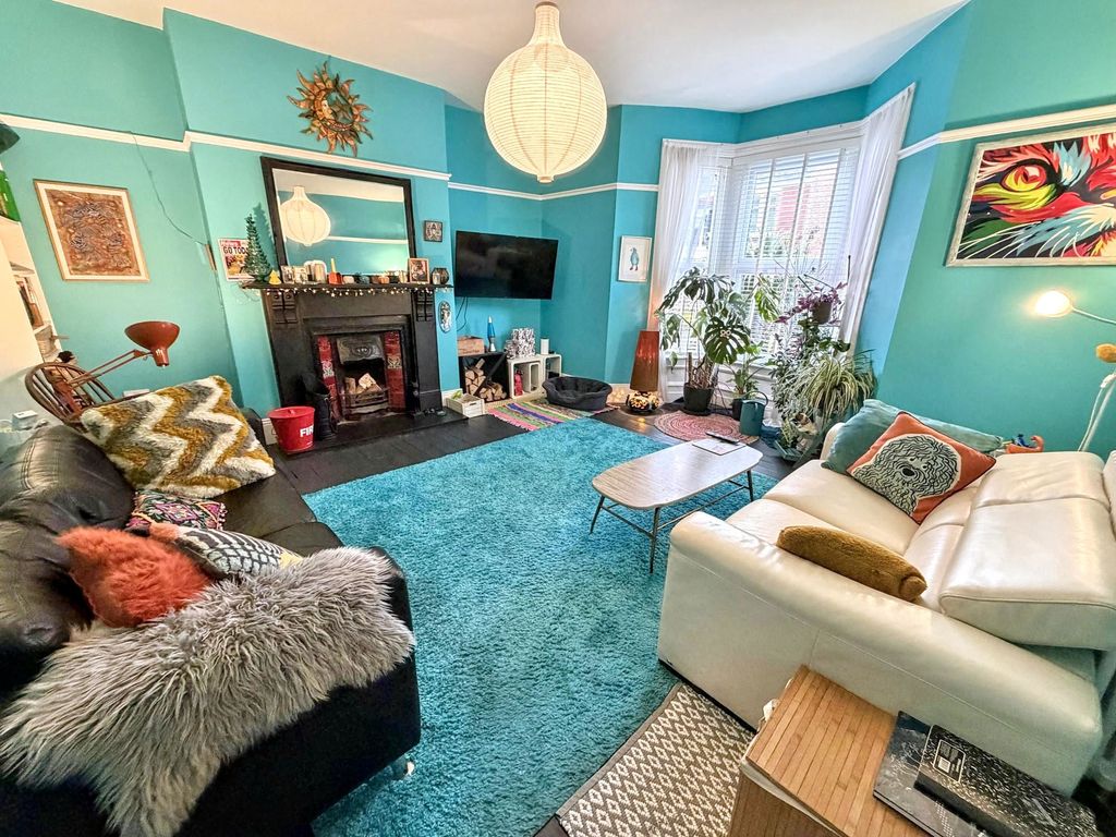 Property photo 3 of 19