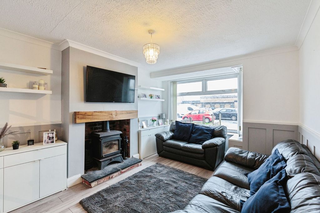 Property photo 3 of 16 Photo