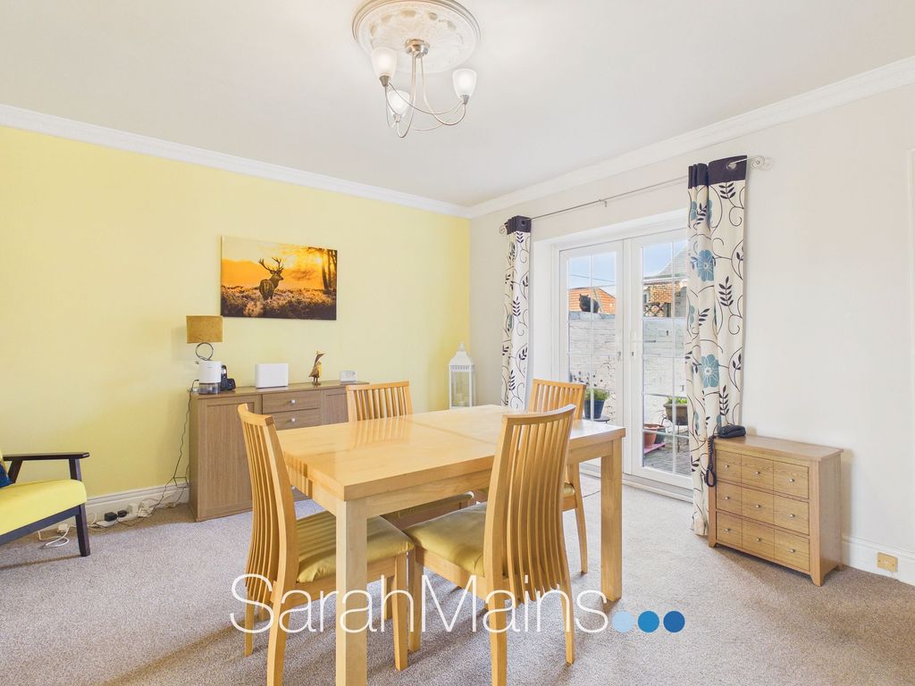 Property photo 3 of 11 Dining Room