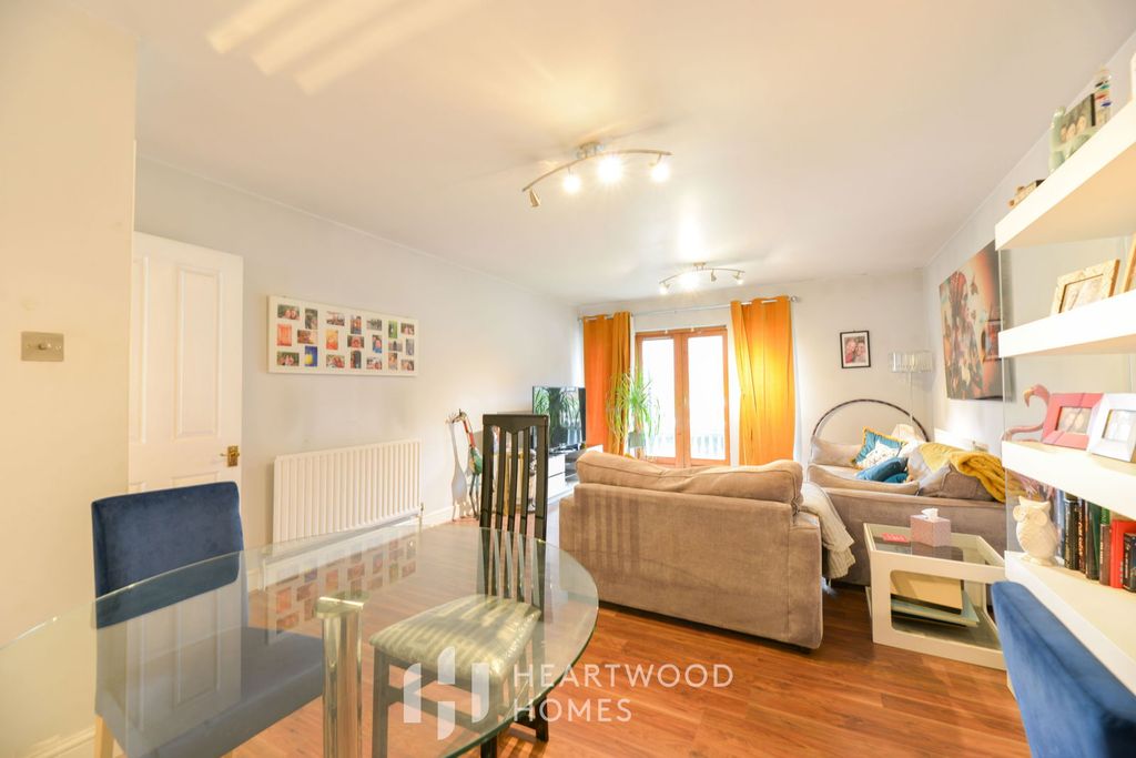 Property photo 3 of 12