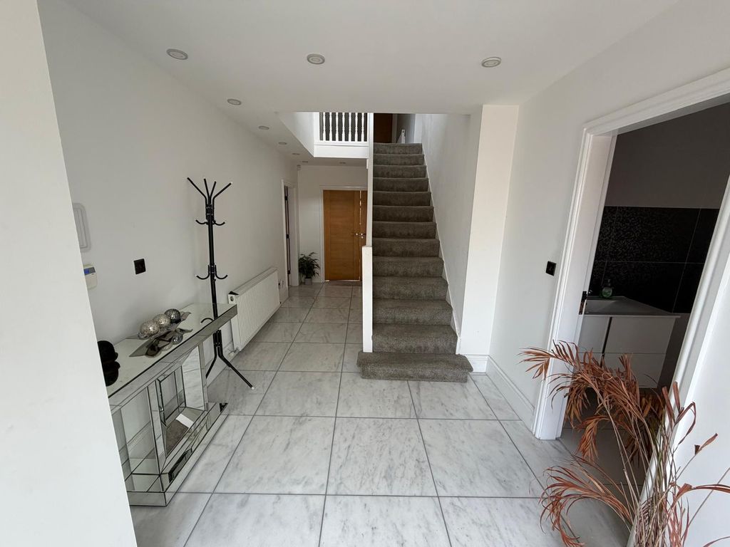 Property photo 2 of 23