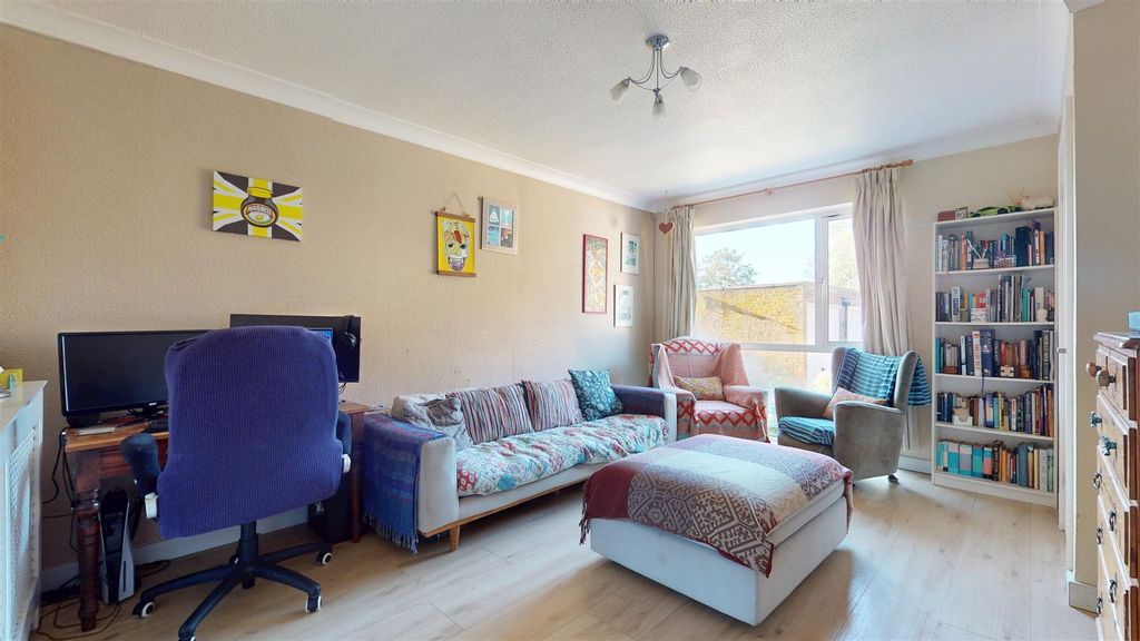 Property photo 2 of 14 10062025_232553.Jpg