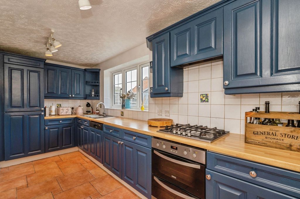 Property photo 2 of 20 Pbox-Img.Jpg