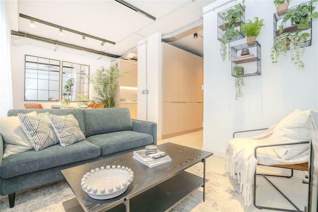 Property photo 2 of 9 Picture No. 10