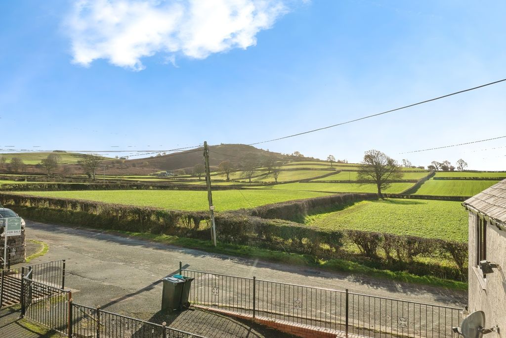 Property photo 3 of 17 Photo