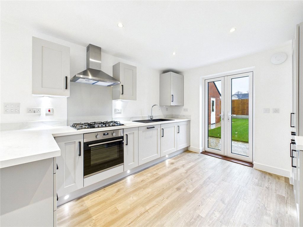 Property photo 2 of 19 Picture No. 57