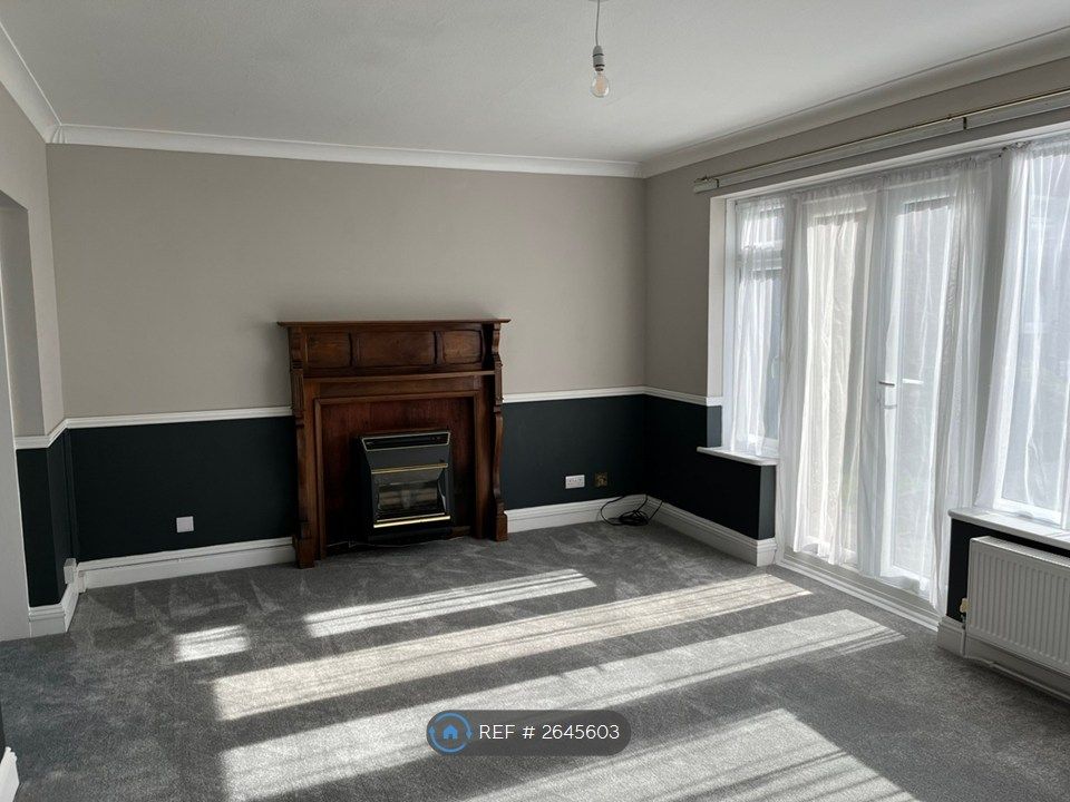 Property photo 3 of 12 Sitting Room