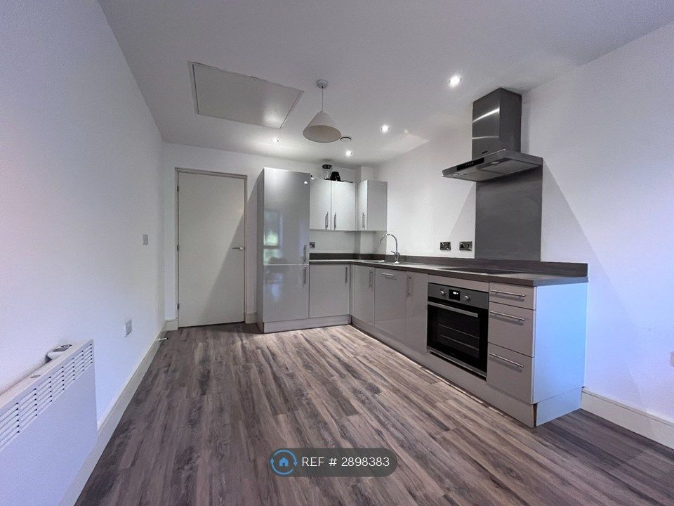 Property photo 3 of 10 Kitchen/Living Area