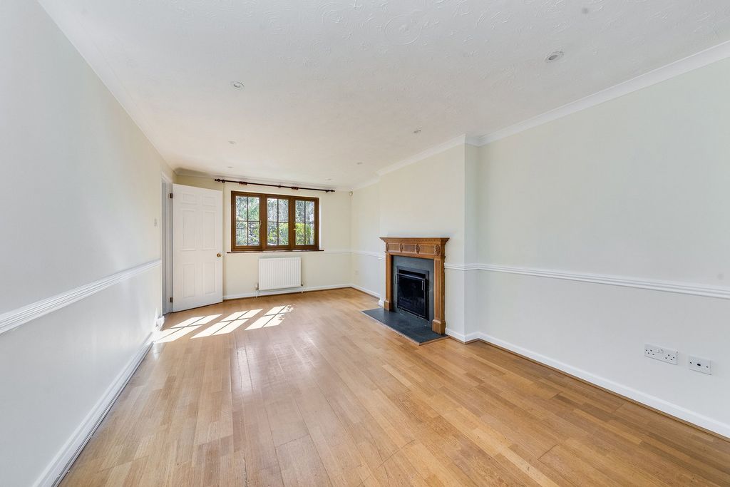 Property photo 3 of 13