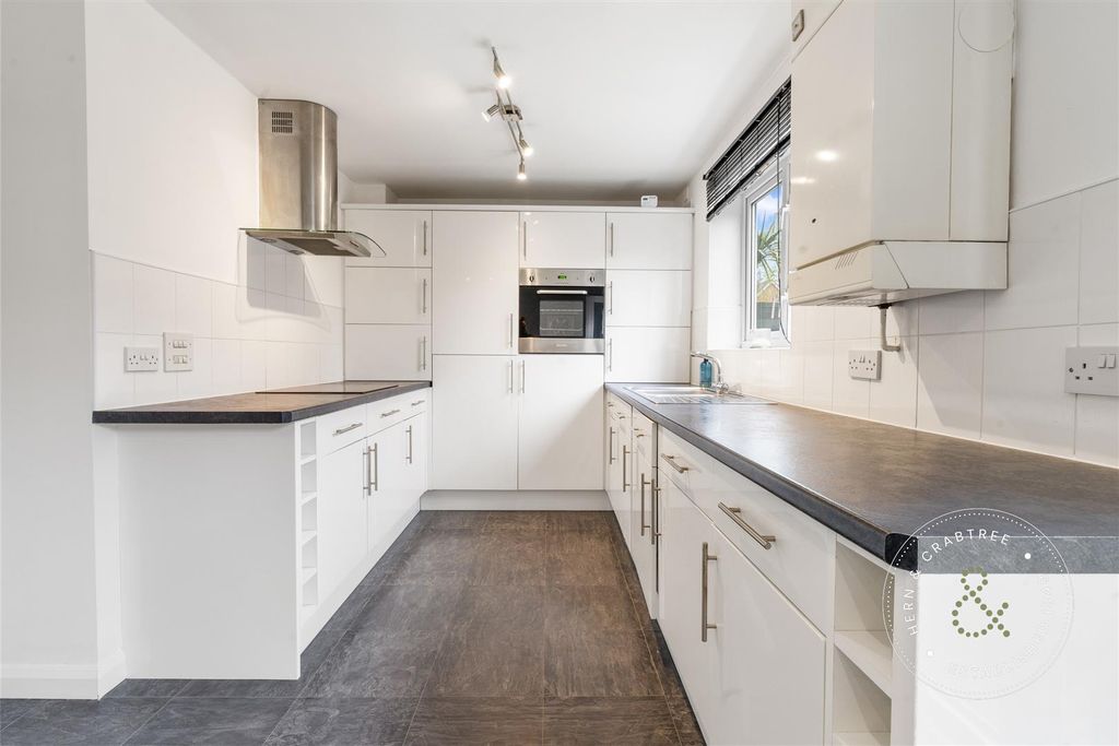 Property photo 2 of 48 Barquentine-Place-4.Jpg