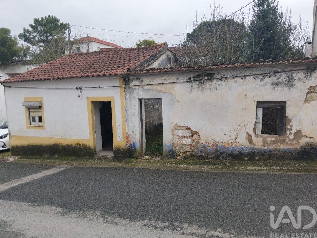 Property photo 2 of 40
