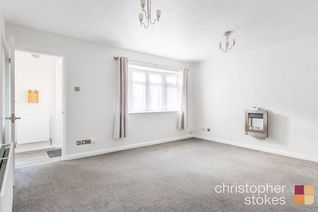 Property photo 3 of 14 4700914