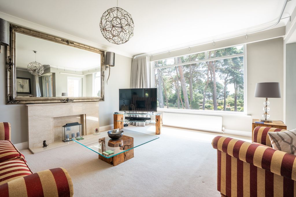 Property photo 2 of 16 Picture No. 05