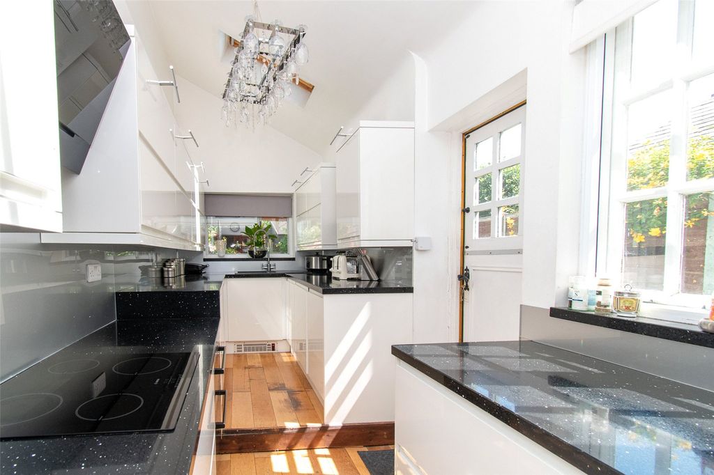 Property photo 3 of 29 Picture No. 14