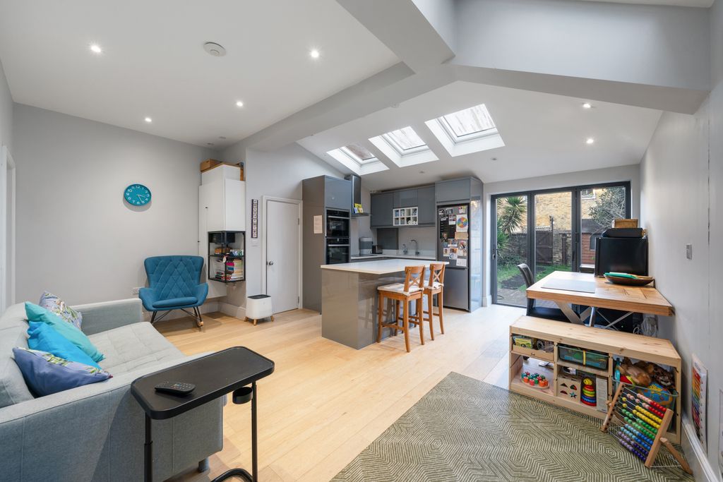 Property photo 2 of 12