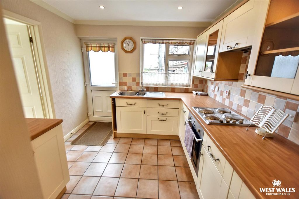 Property photo 3 of 19 14 (22).Jpg