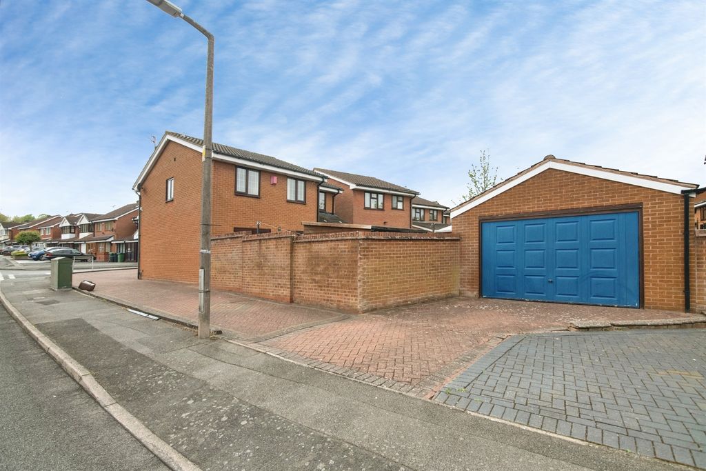 Property photo 2 of 17