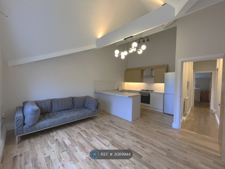 Property photo 3 of 6 Kitchen / Living Room