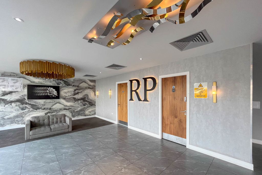 Property photo 1 of 9 Regency Internal 1