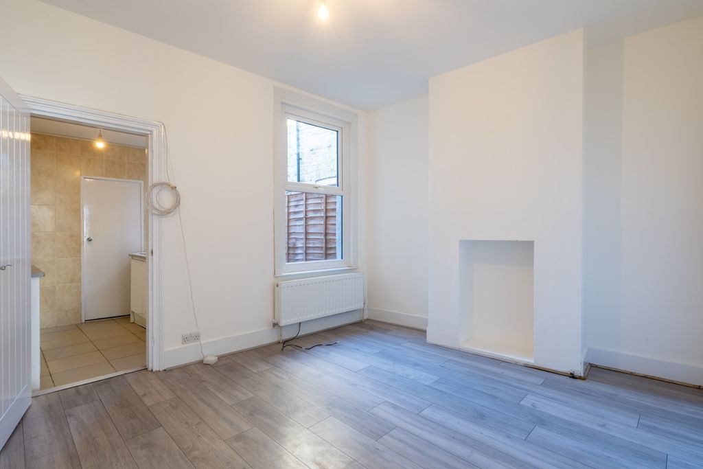 Property photo 2 of 13 4723302