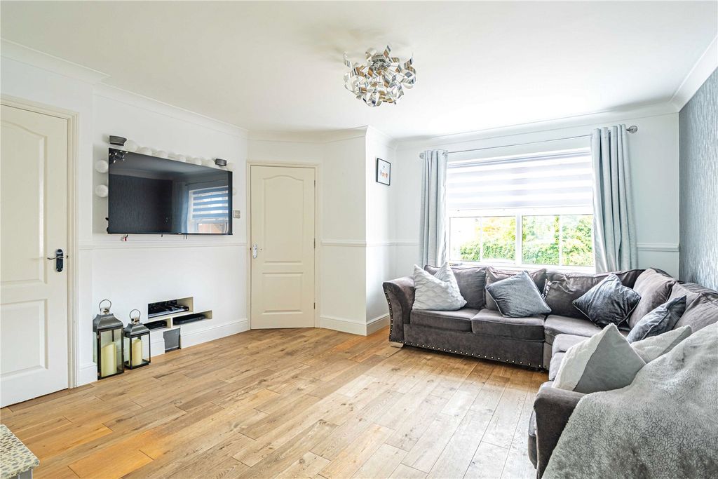 Property photo 2 of 24 Picture No. 16