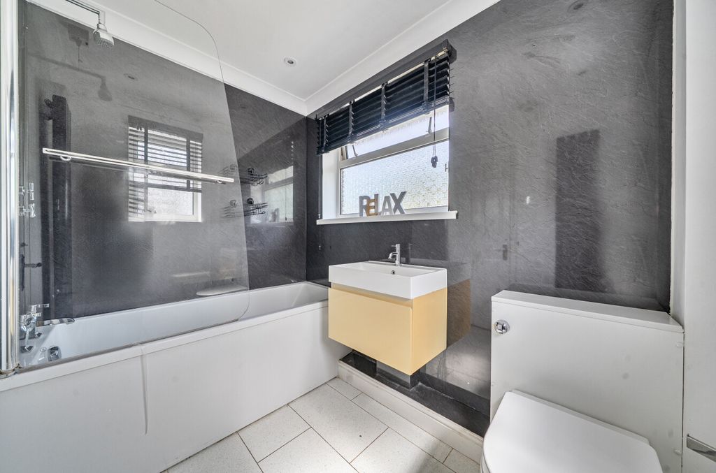 Property photo 3 of 15 14579432