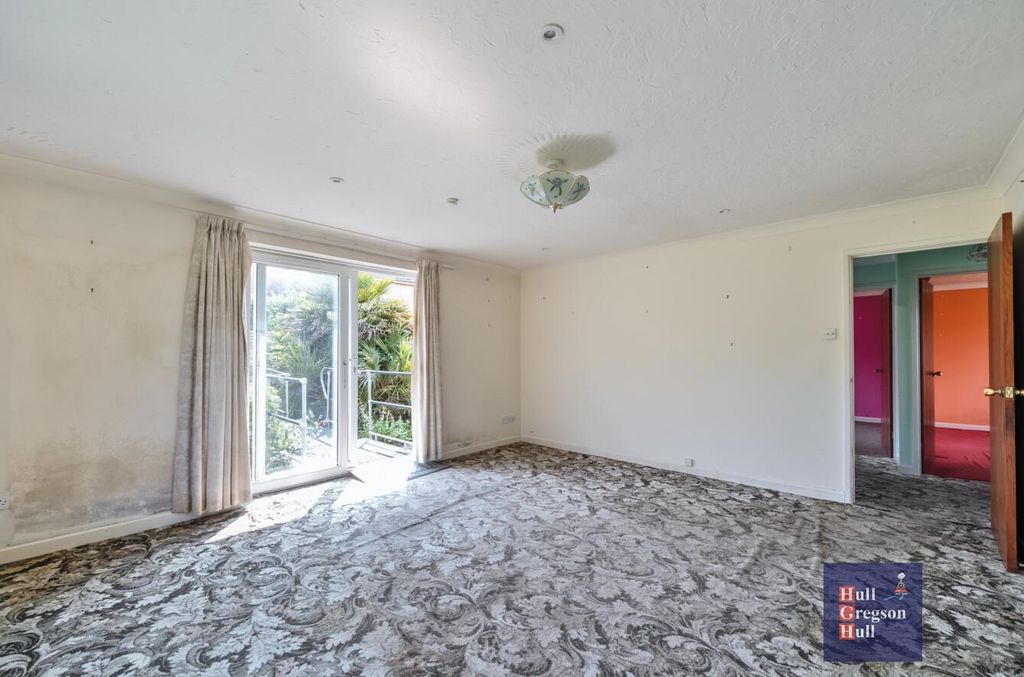 Property photo 3 of 26 6c30Ceff-40cd-42A7-83A9-3B2E97E94Ba2.Jpg