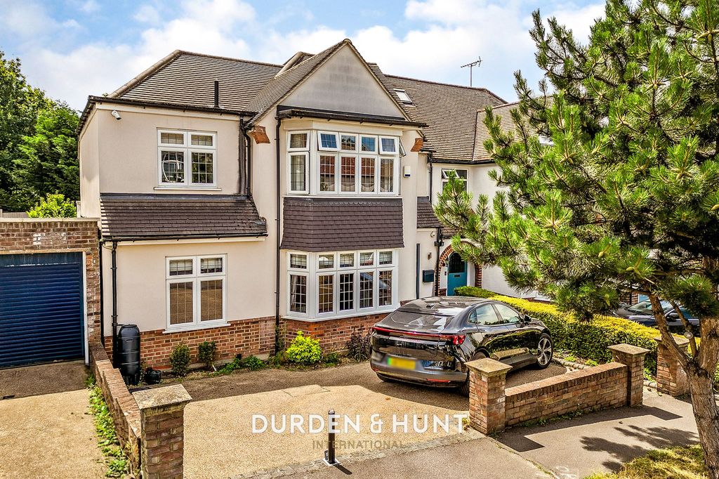 Property photo 1 of 42