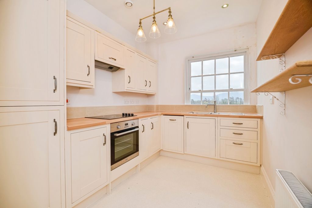 Property photo 2 of 13 Pbox-Img.Jpg