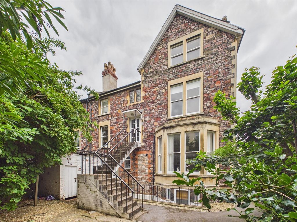 Property photo 3 of 14 3 - HMO Flat For Auction, Clifton, Bristol.Jpg