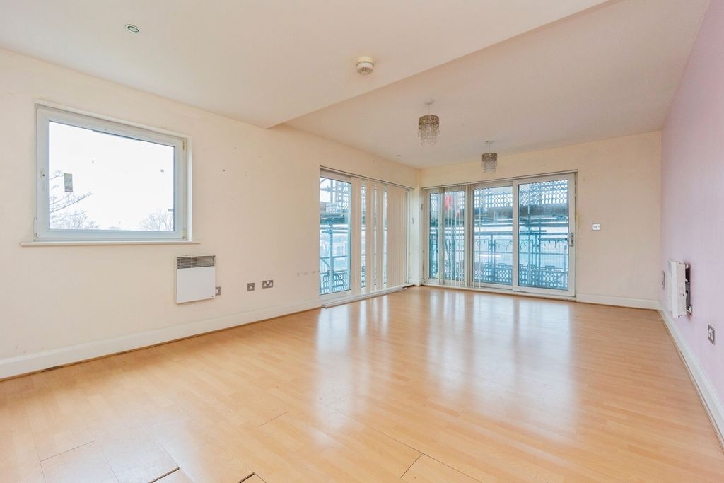 Property photo 2 of 16 Pbox-Img.Jpg