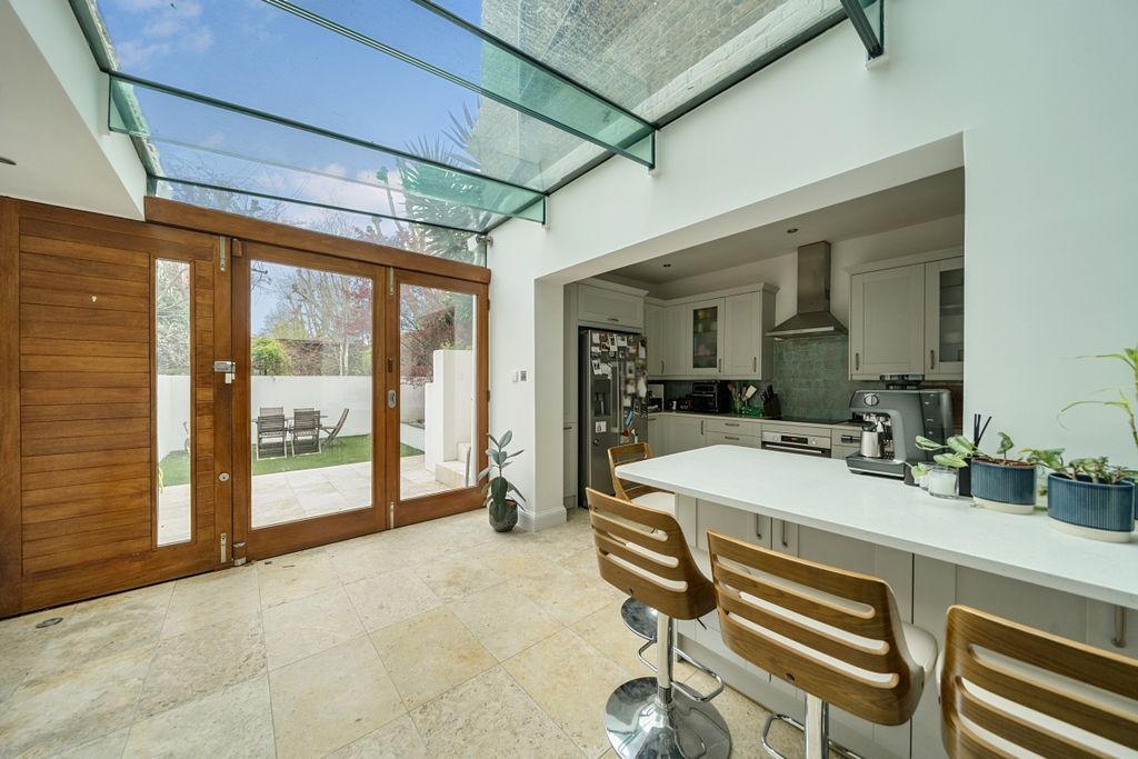 Property photo 3 of 13 1435162-15-69c674...