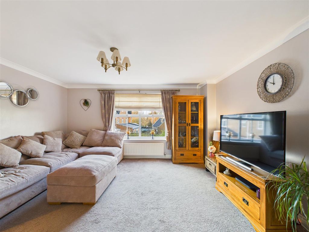 Property photo 2 of 15 Cam03303G0-Pr0288-Still015.Jpg