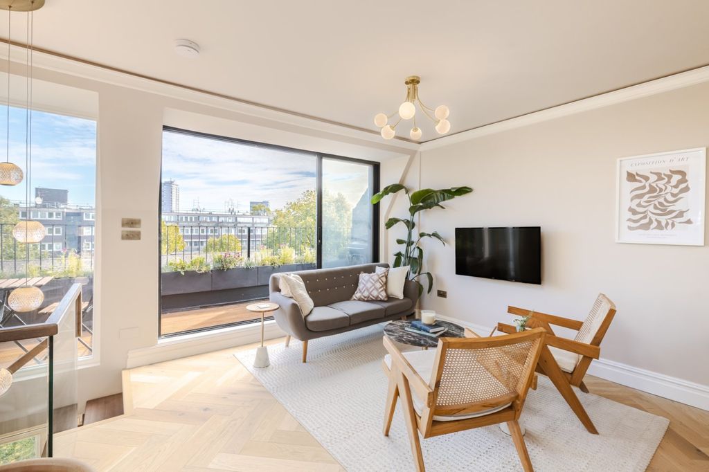 Property photo 3 of 31 Picture No. 25