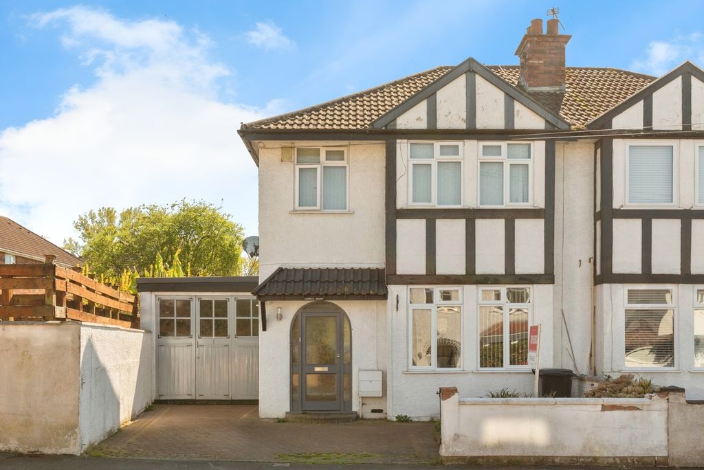 Property photo 2 of 17 Photo