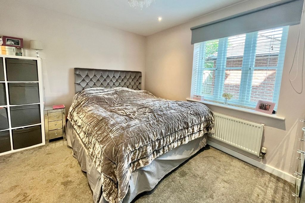 Property photo 3 of 9 3698096