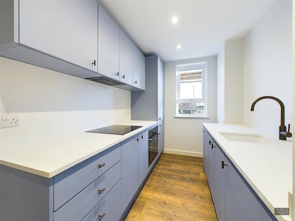 Property photo 3 of 7 Cam02887G0-Pr0346-Still006.Jpg