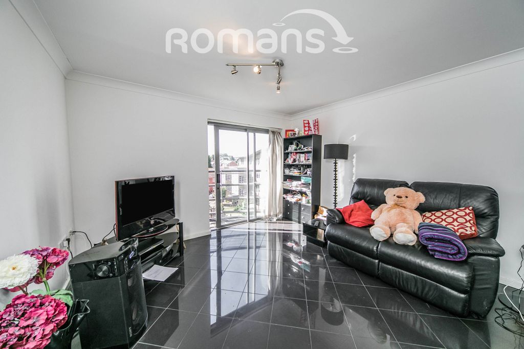 Property photo 2 of 12 Efc44d20-Ad84-4Ddc-A
