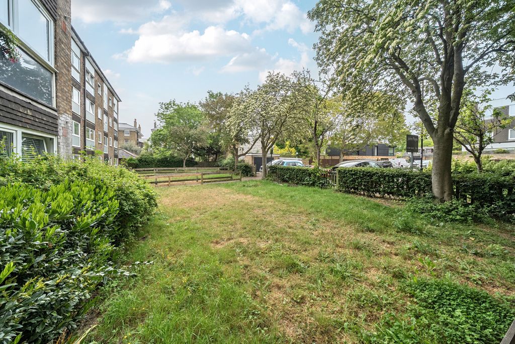 Property photo 1 of 15 1455240-12-6A019c...