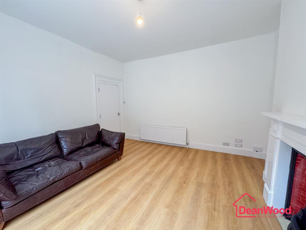 Property photo 3 of 24 Untitled-160.Jpg