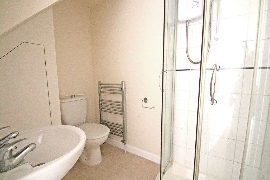 Property photo 2 of 3