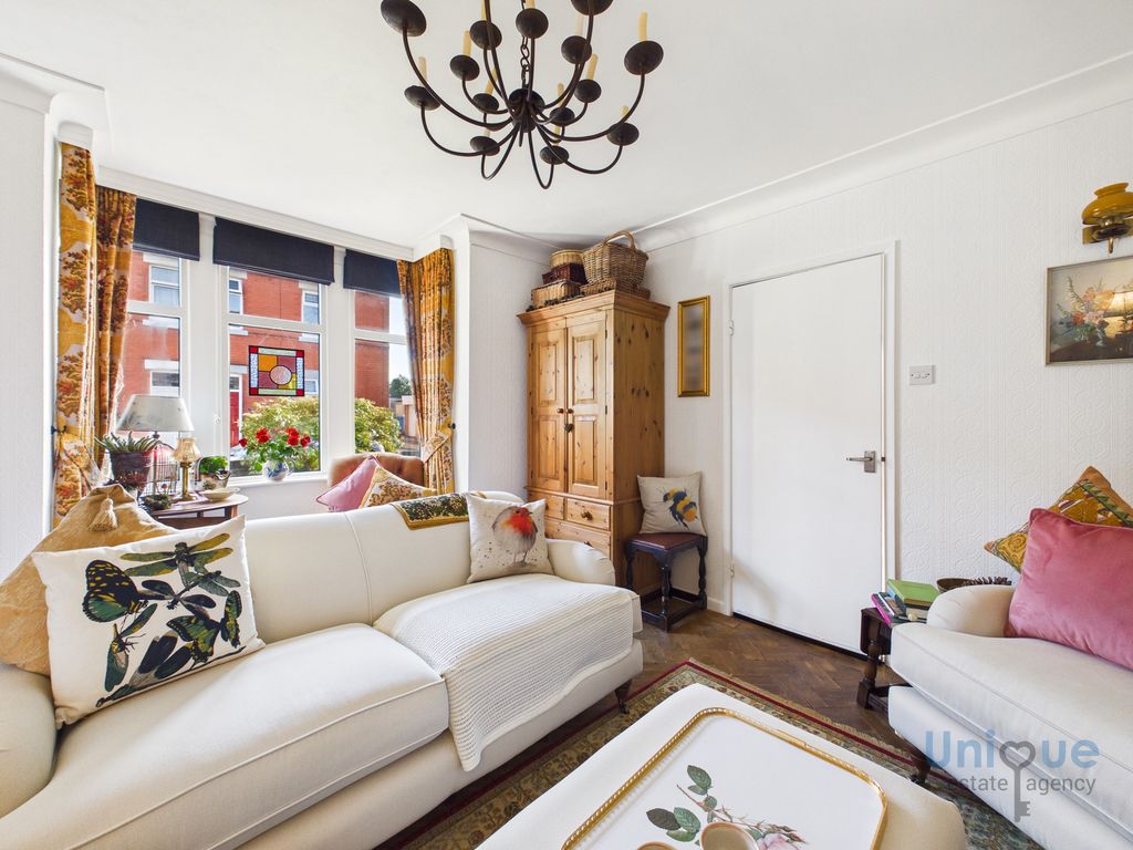 Property photo 2 of 27