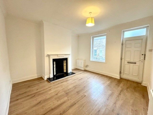 Property photo 3 of 9 Balcony