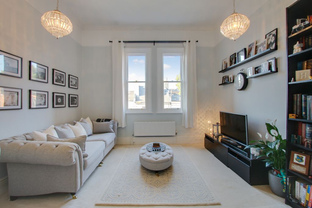 Property photo 2 of 7