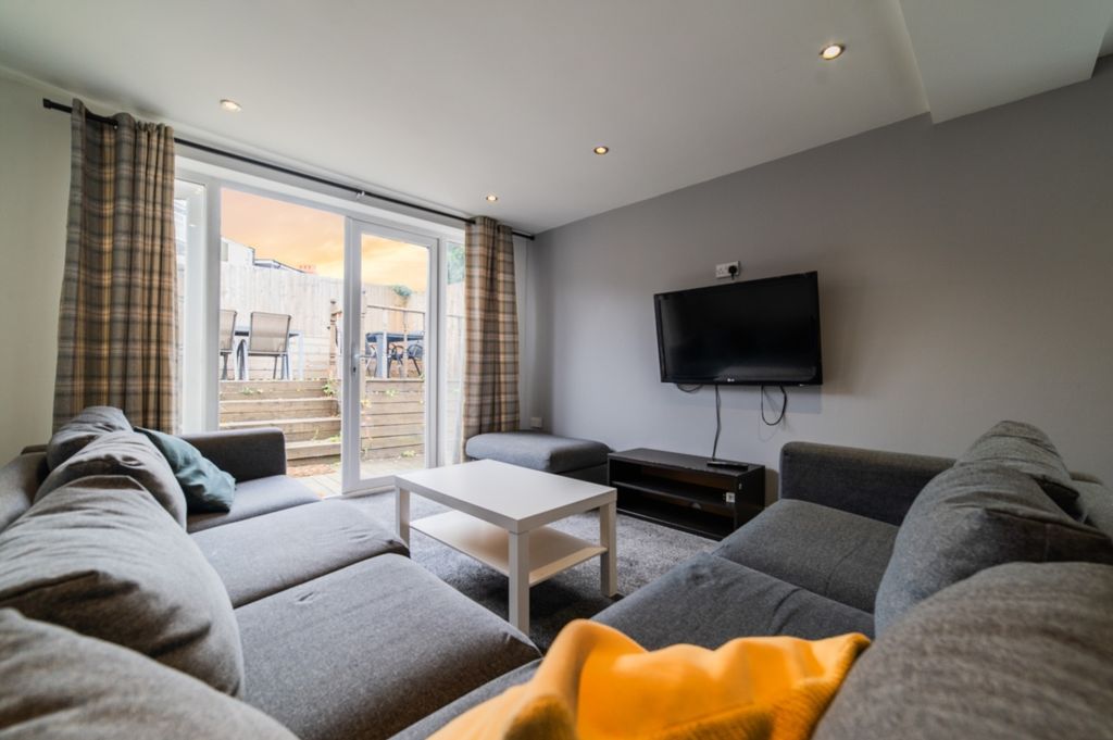 Property photo 1 of 13 Lrg_Another Student Property From Award Winning Cp