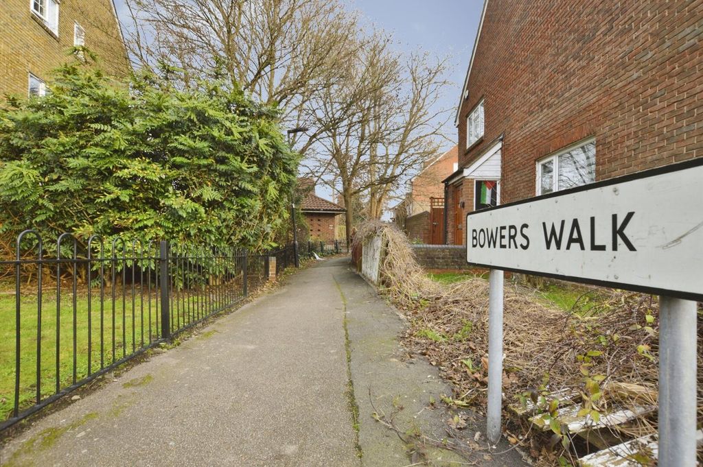 Property photo 1 of 15 Exterior