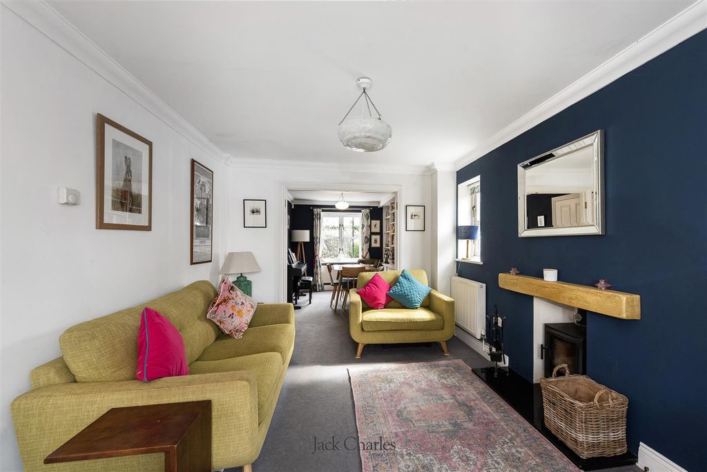 Property photo 3 of 17 1 Albion Close, Tn11 0Dr 004.Jpg