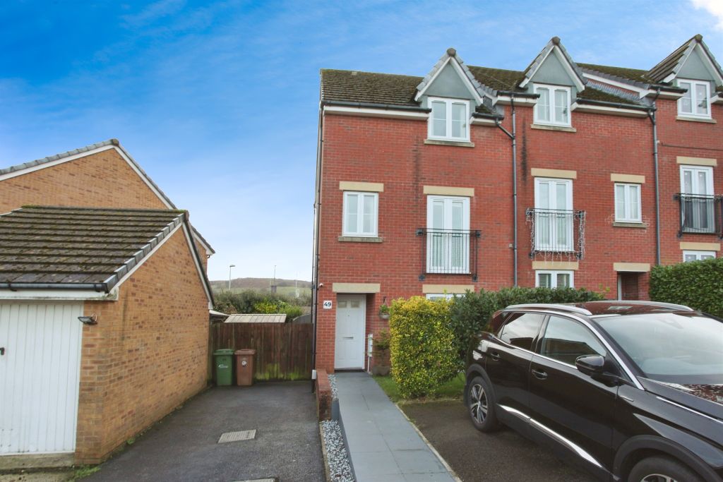 Property photo 2 of 33